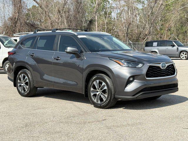 used 2023 Toyota Highlander Hybrid car, priced at $33,999
