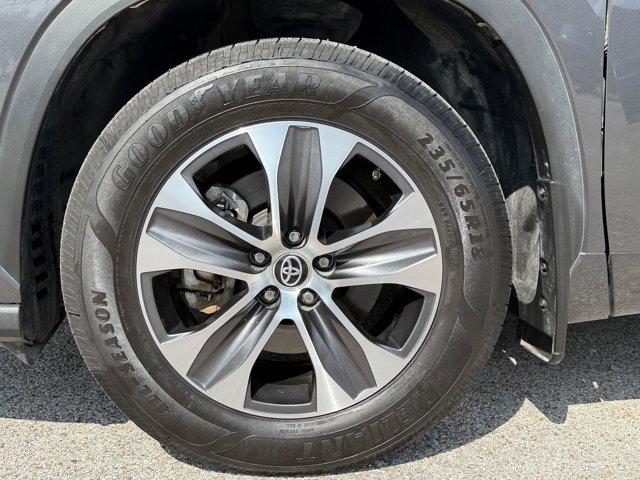 used 2023 Toyota Highlander Hybrid car, priced at $33,999