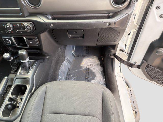 used 2022 Jeep Gladiator car, priced at $27,203