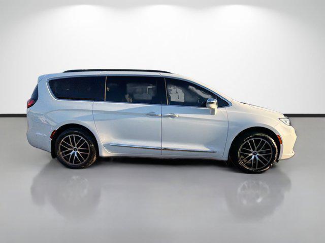used 2022 Chrysler Pacifica car, priced at $33,587