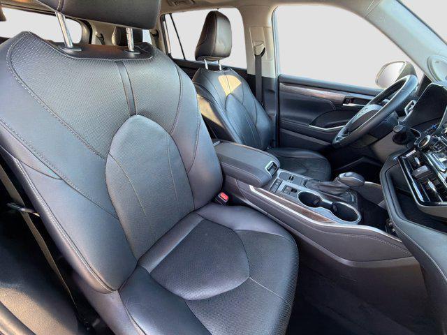 used 2021 Toyota Highlander Hybrid car, priced at $30,358