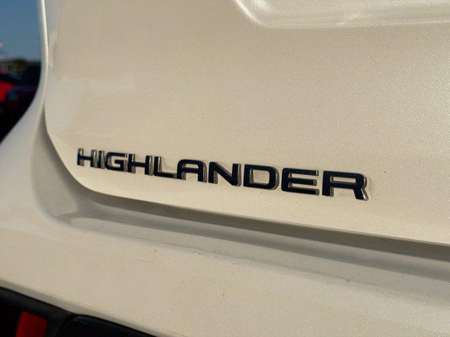 used 2021 Toyota Highlander Hybrid car, priced at $30,358