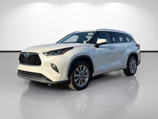 used 2021 Toyota Highlander Hybrid car, priced at $30,358