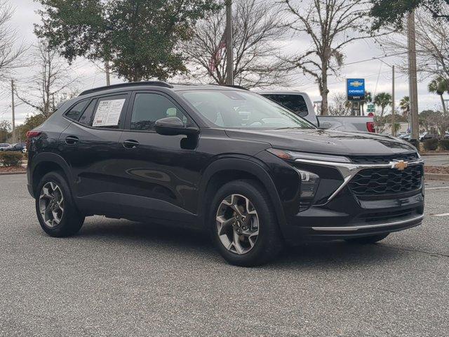 used 2025 Chevrolet Trax car, priced at $21,100