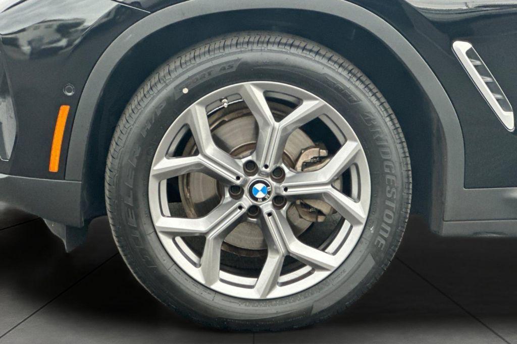 BMW X3 view 26