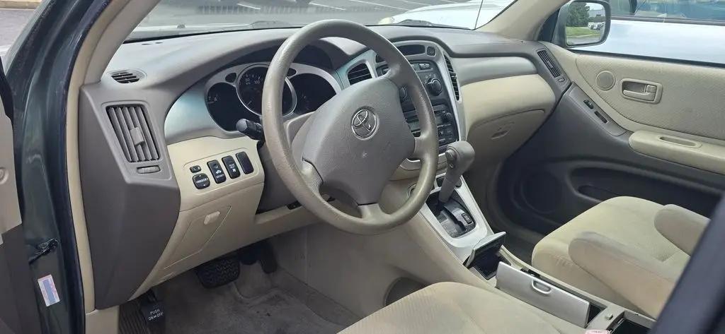 used 2006 Toyota Highlander car, priced at $5,944
