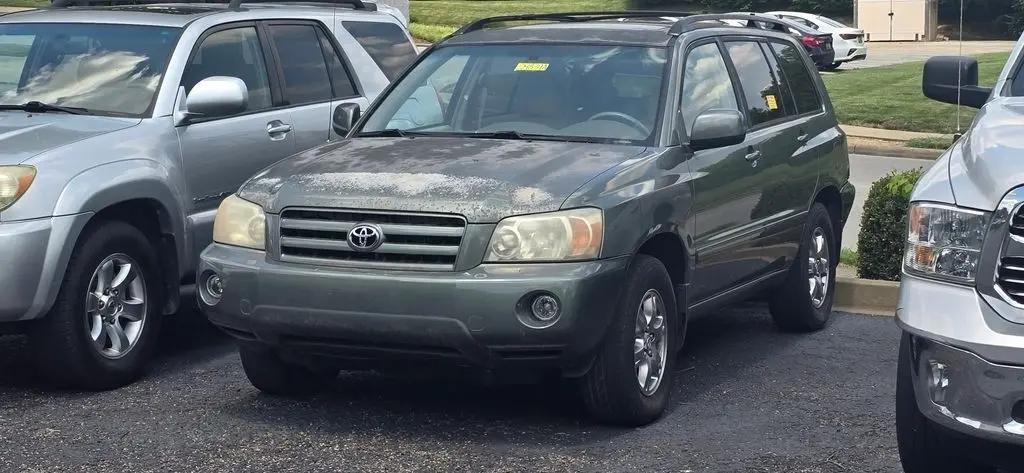 used 2006 Toyota Highlander car, priced at $5,944