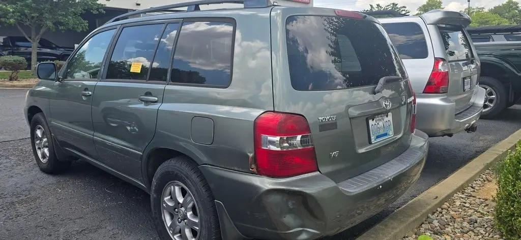 used 2006 Toyota Highlander car, priced at $5,944