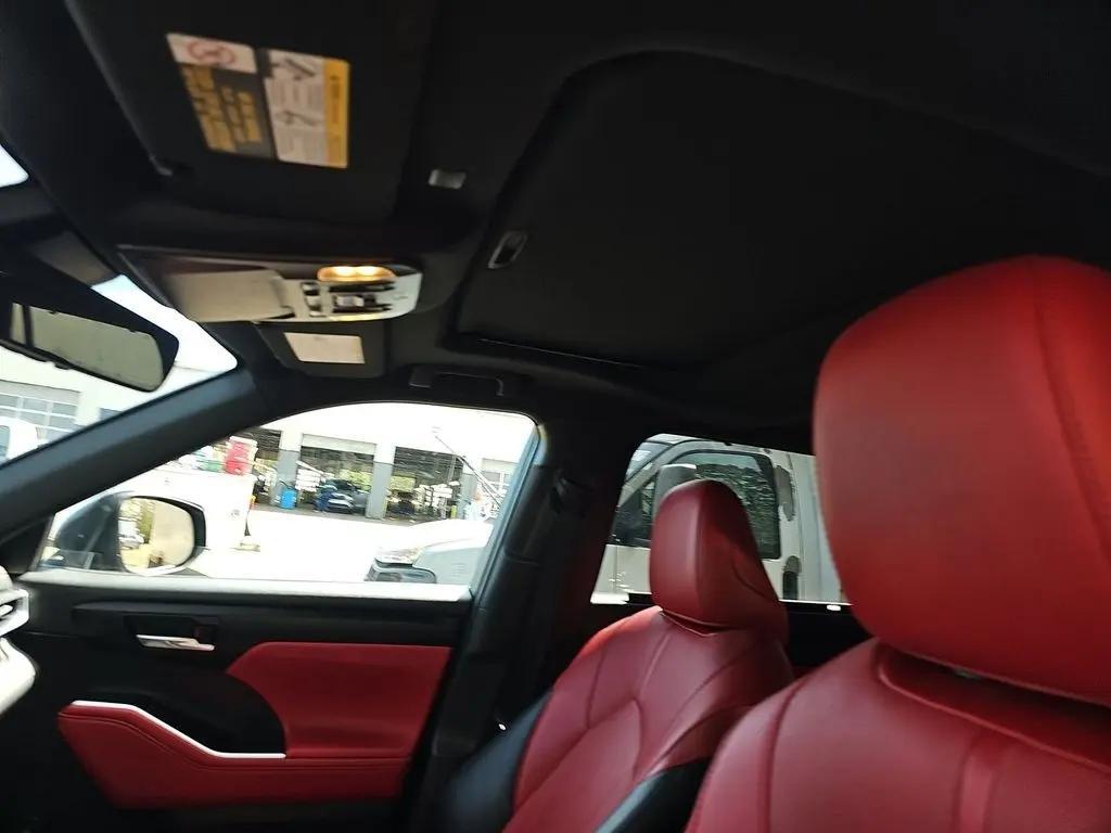 used 2021 Toyota Highlander car, priced at $34,944