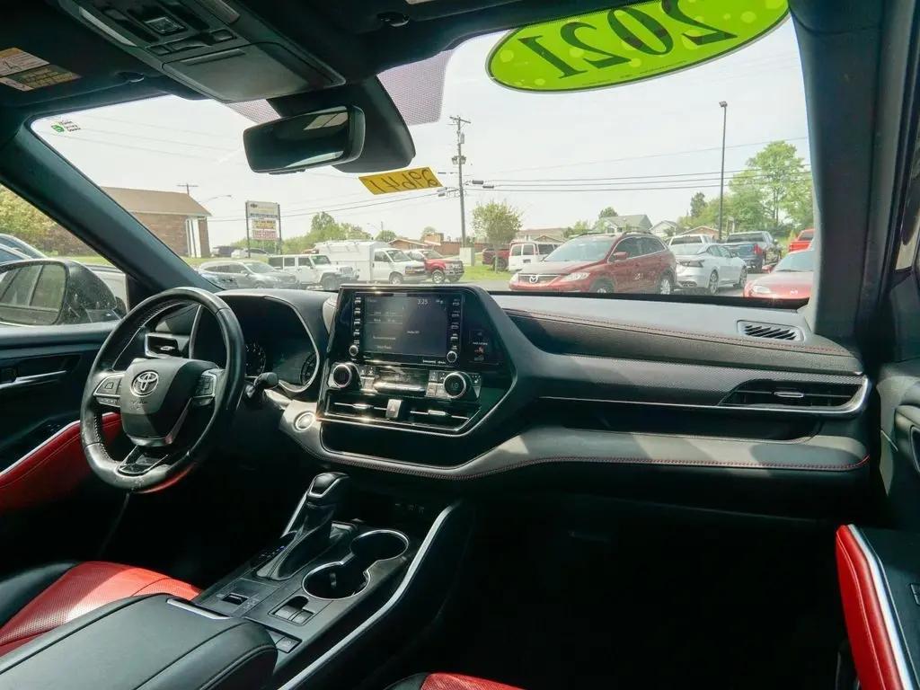 used 2021 Toyota Highlander car, priced at $34,544