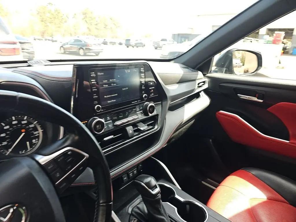 used 2021 Toyota Highlander car, priced at $34,944