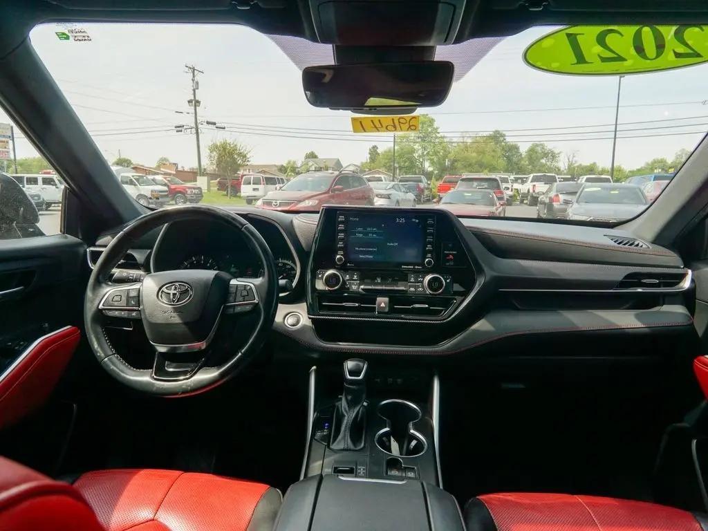 used 2021 Toyota Highlander car, priced at $34,544
