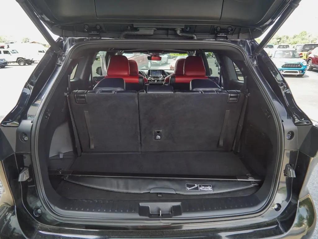 used 2021 Toyota Highlander car, priced at $34,544