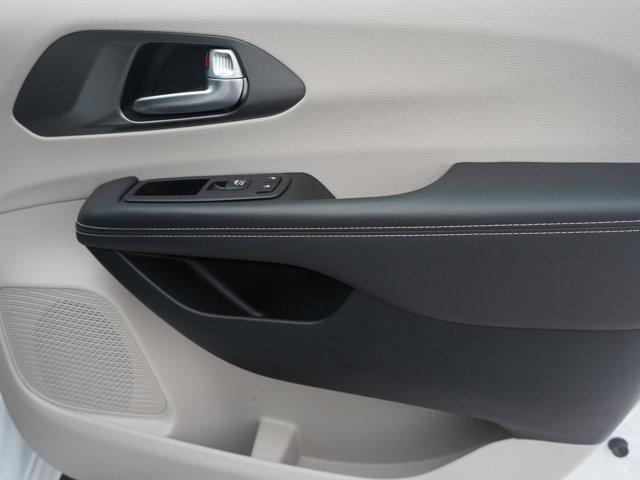 used 2024 Chrysler Pacifica car, priced at $18,998