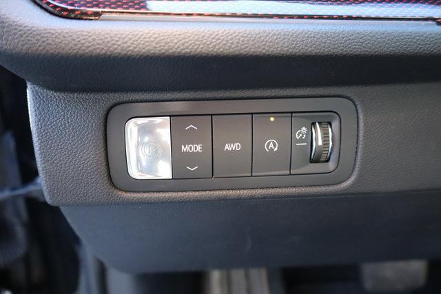 used 2024 Chevrolet Traverse car, priced at $44,994