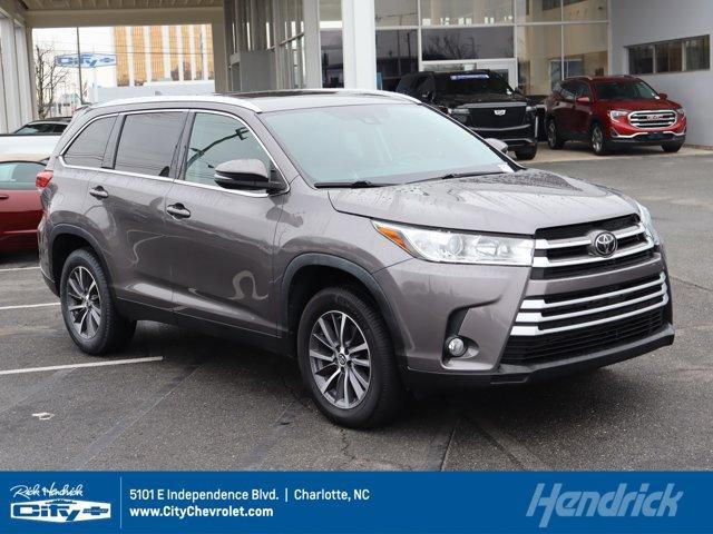 used 2019 Toyota Highlander car, priced at $25,861