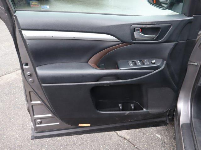 used 2019 Toyota Highlander car, priced at $25,861
