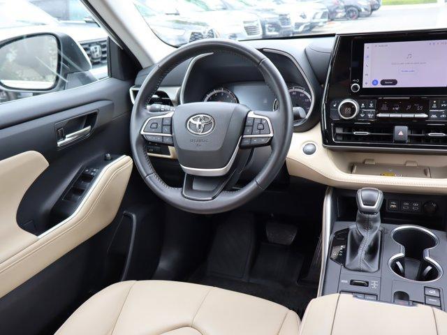 used 2024 Toyota Highlander car, priced at $38,383