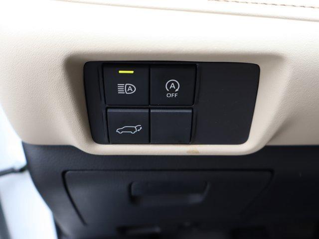 used 2024 Toyota Highlander car, priced at $38,383