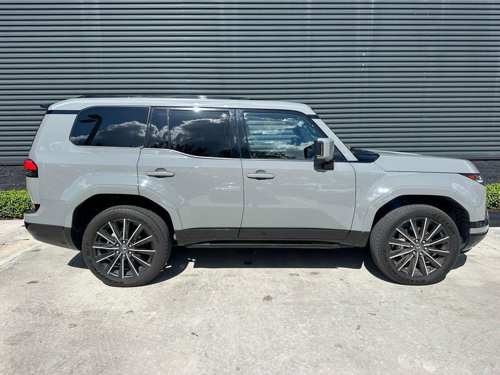 used 2025 Lexus GX 550 car, priced at $87,995