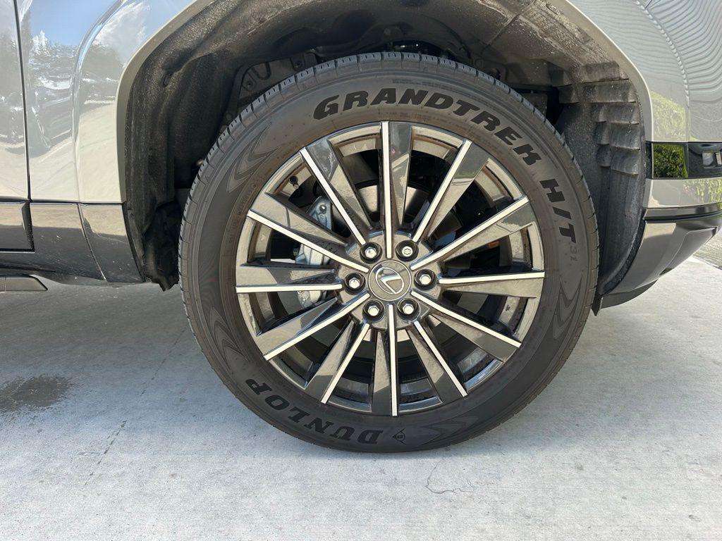 used 2025 Lexus GX 550 car, priced at $87,995