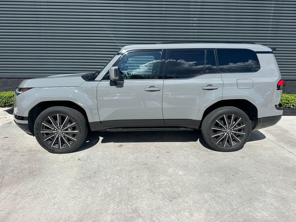 used 2025 Lexus GX 550 car, priced at $87,995