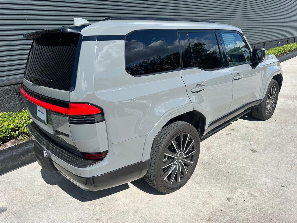 used 2025 Lexus GX 550 car, priced at $87,995