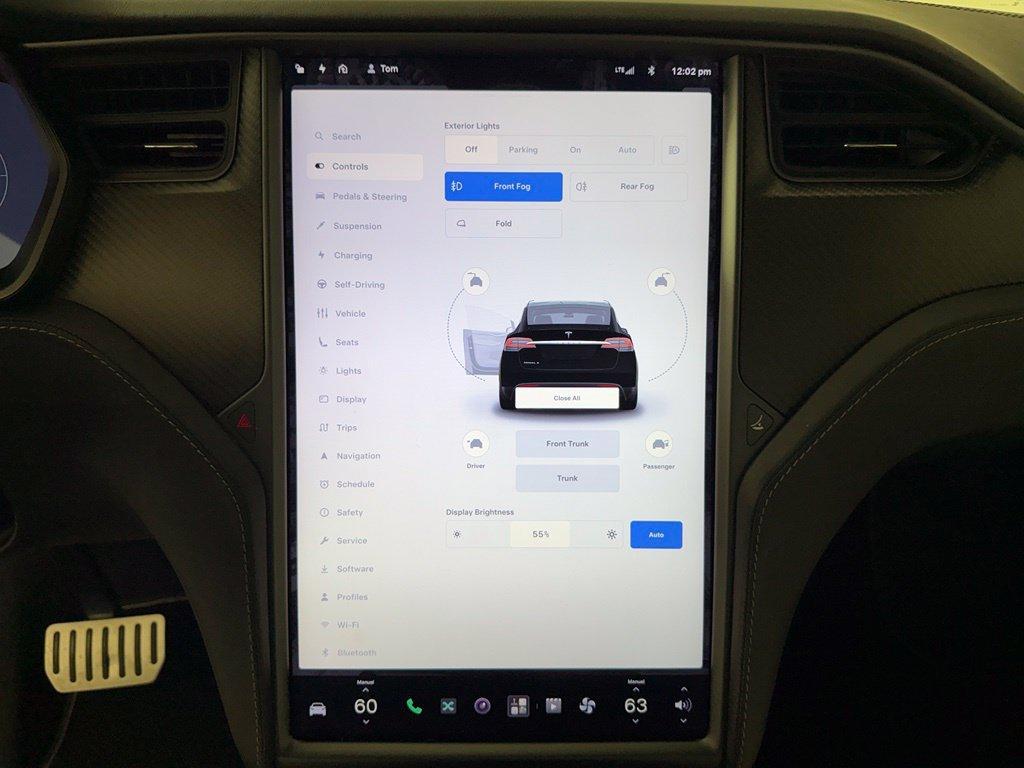 Tesla Model X view 28