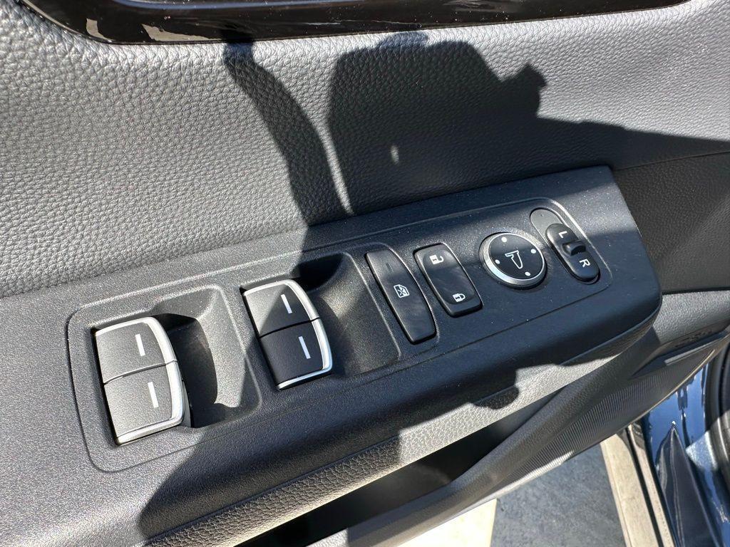 used 2023 Honda CR-V Hybrid car, priced at $30,495