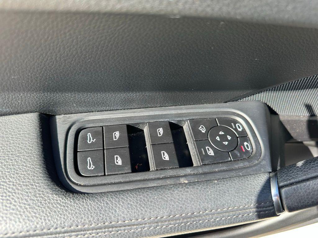 used 2022 Porsche Cayenne car, priced at $59,995