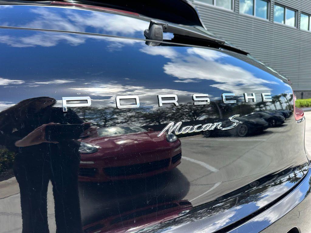 used 2018 Porsche Macan car, priced at $30,995
