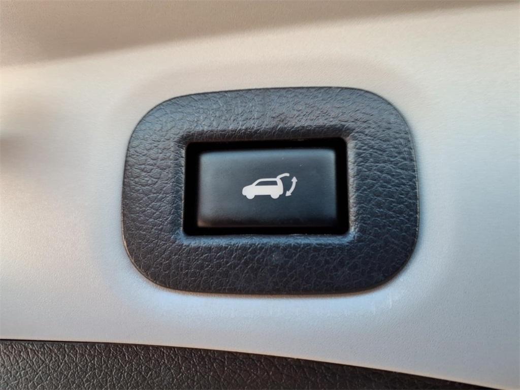 used 2020 Nissan Rogue car, priced at $19,105