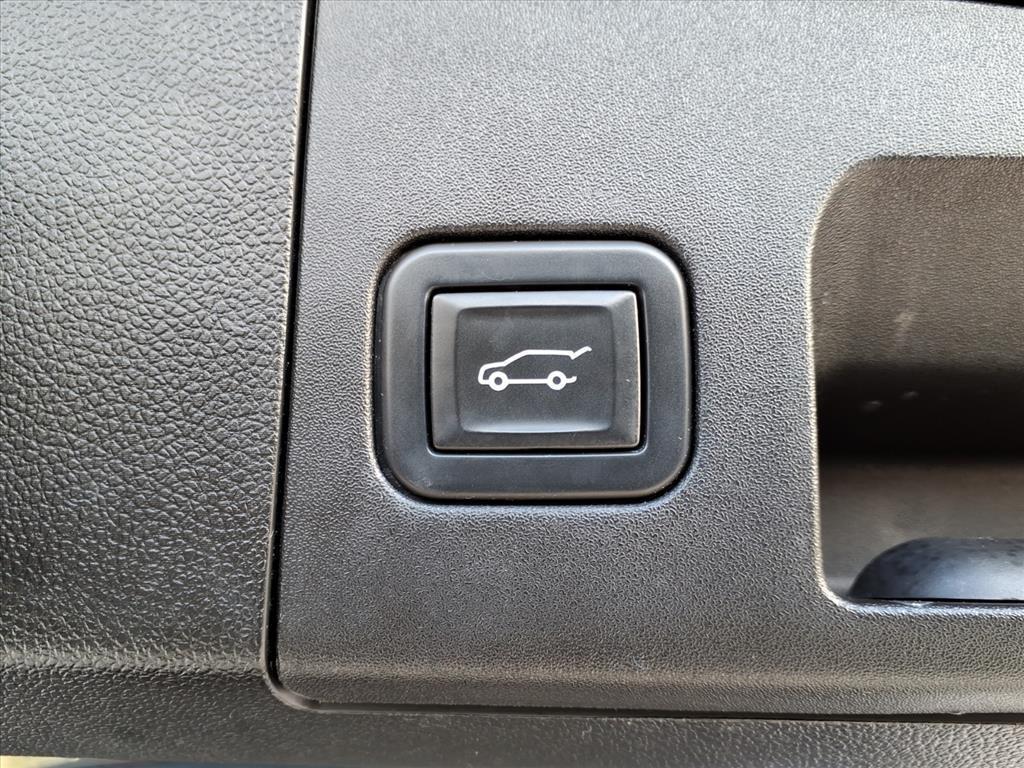 used 2023 Cadillac XT4 car, priced at $24,370