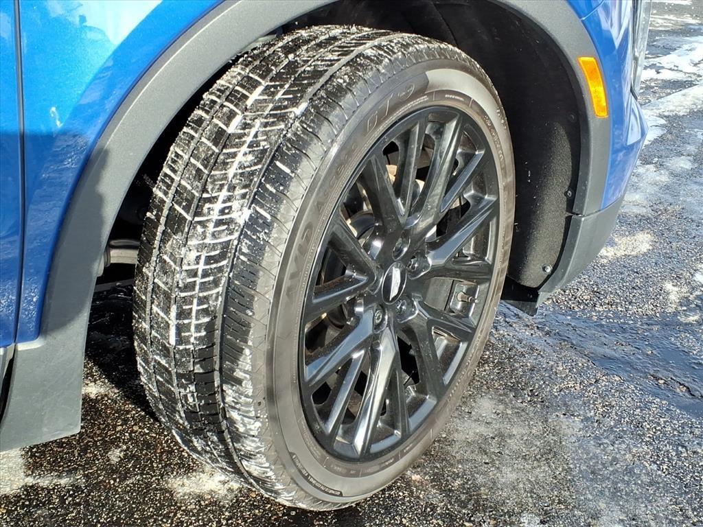 used 2023 Cadillac XT4 car, priced at $24,370