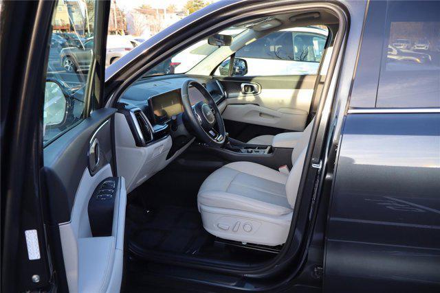 used 2025 Kia Sorento car, priced at $31,500