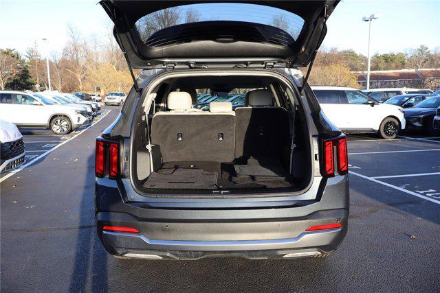 used 2025 Kia Sorento car, priced at $31,500