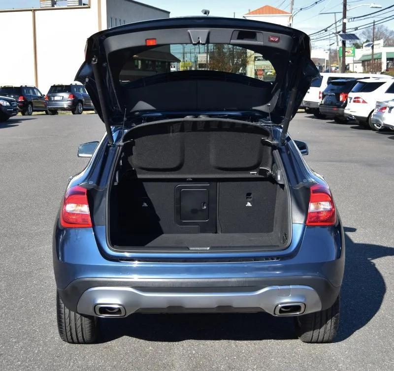 used 2020 Mercedes-Benz GLA 250 car, priced at $19,998