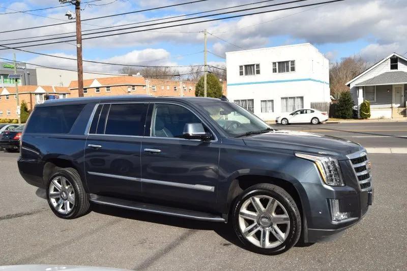 used 2019 Cadillac Escalade ESV car, priced at $30,998