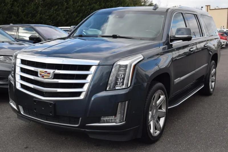 used 2019 Cadillac Escalade ESV car, priced at $30,998