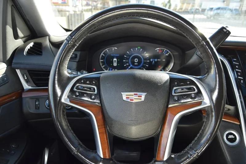 used 2019 Cadillac Escalade ESV car, priced at $30,998