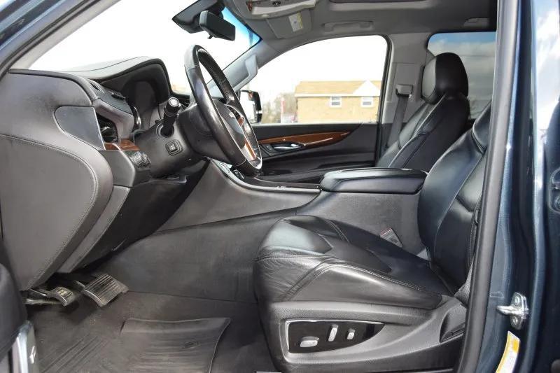 used 2019 Cadillac Escalade ESV car, priced at $30,998