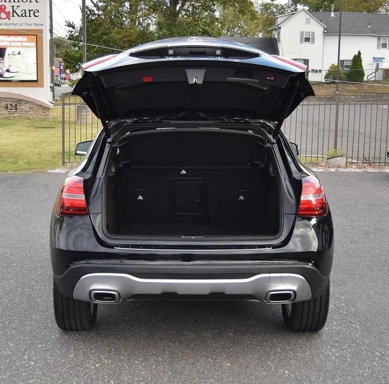 used 2020 Mercedes-Benz GLA 250 car, priced at $19,498