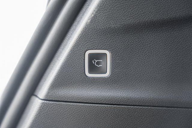 used 2025 Chrysler Pacifica car, priced at $31,750