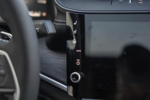 new 2026 Jeep Grand Cherokee car, priced at $48,995