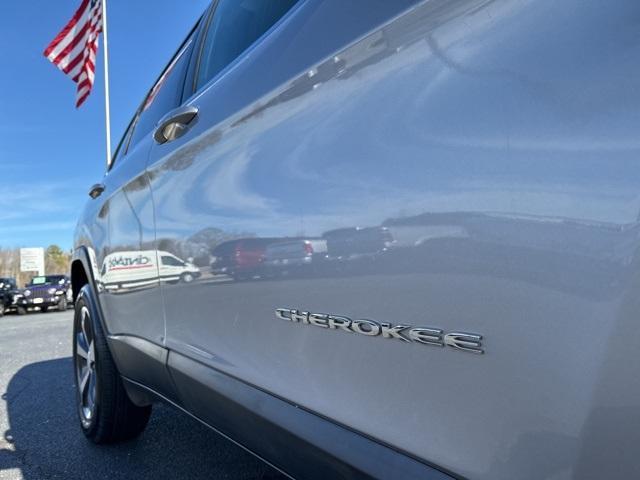 used 2019 Jeep Cherokee car, priced at $16,250