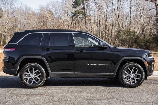 new 2026 Jeep Grand Cherokee car, priced at $44,500