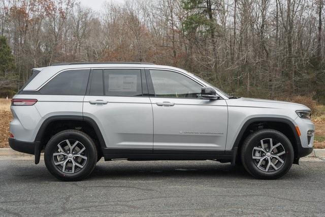 new 2025 Jeep Grand Cherokee car, priced at $36,995