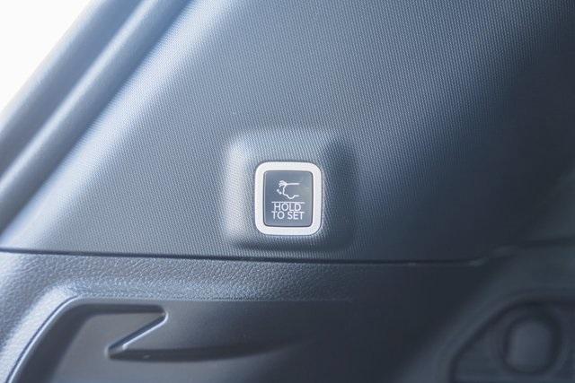 new 2025 Jeep Grand Cherokee car, priced at $38,995