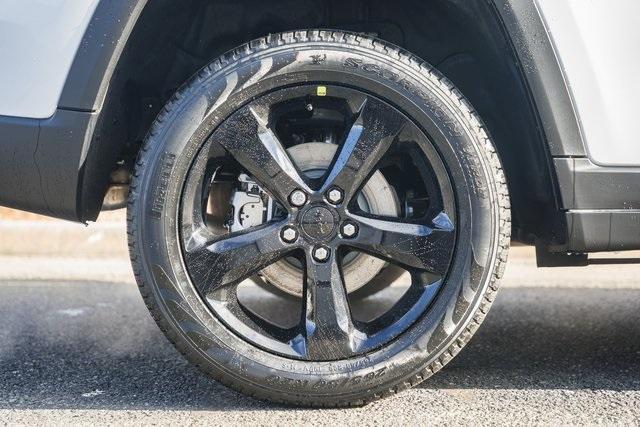 new 2025 Jeep Grand Cherokee car, priced at $38,995