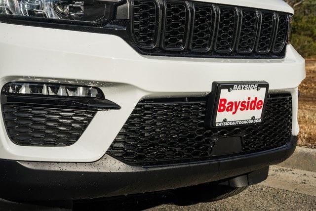 new 2025 Jeep Grand Cherokee car, priced at $38,995